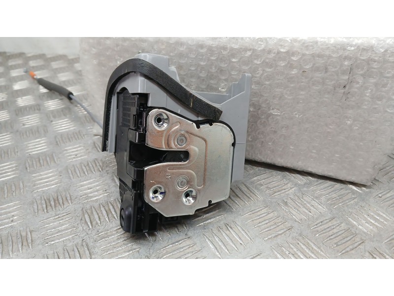 Recambio de cerradura puerta trasera derecha para hyundai bayon (bc3) 1.2 mpi referencia OEM IAM 81420Q0400  