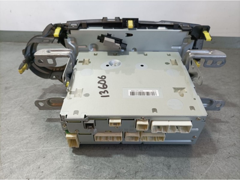 Recambio de sistema navegacion gps para toyota yaris hybrid feel referencia OEM IAM 861400D320 1390005170B101 FUJITSU