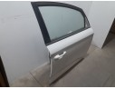 Recambio de puerta delantera derecha para kia carens iv 1.7 crdi referencia OEM IAM 76004A4000 TOCADA 
