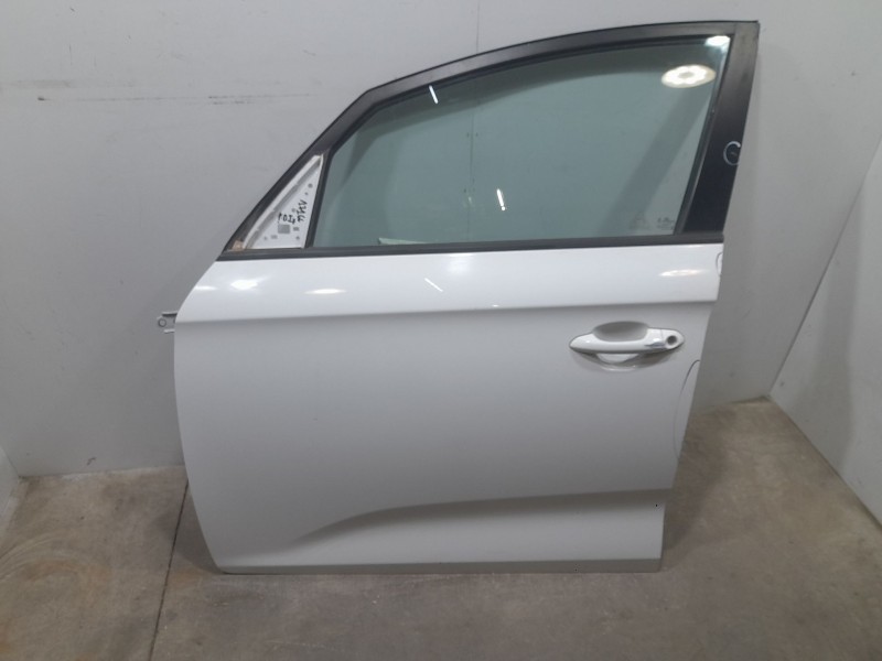 Recambio de puerta delantera izquierda para kia carens iv 1.7 crdi referencia OEM IAM 76003A4000 TOCADA 