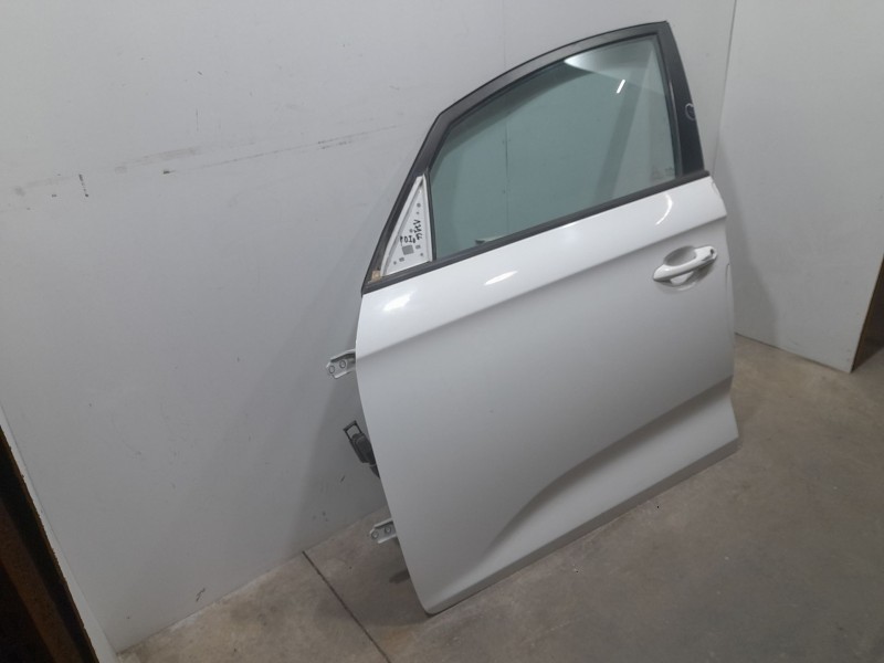 Recambio de puerta delantera izquierda para kia carens iv 1.7 crdi referencia OEM IAM 76003A4000 TOCADA 