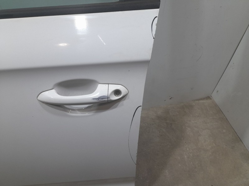 Recambio de puerta delantera izquierda para kia carens iv 1.7 crdi referencia OEM IAM 76003A4000 TOCADA 