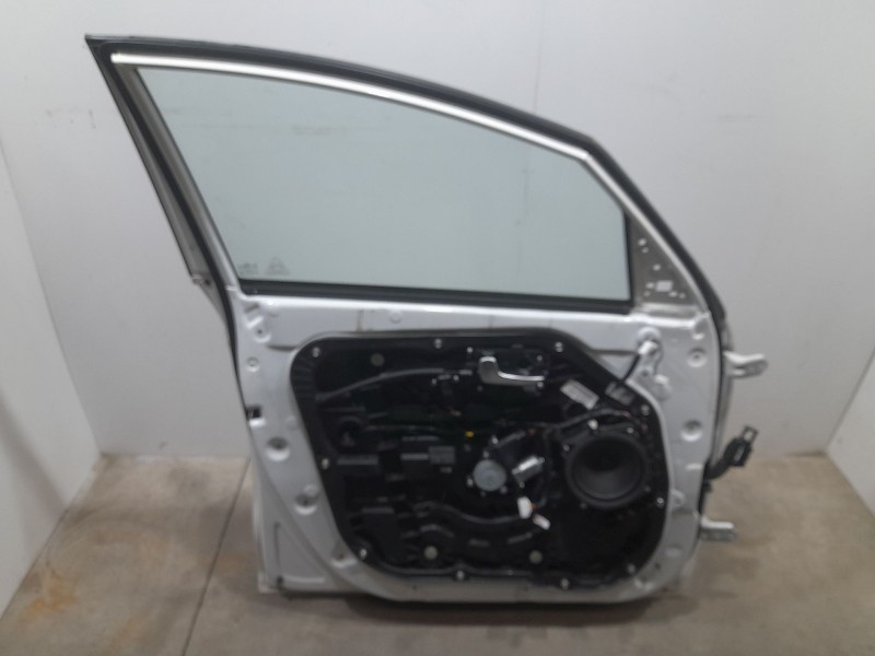 Recambio de puerta delantera izquierda para kia carens iv 1.7 crdi referencia OEM IAM 76003A4000 TOCADA 