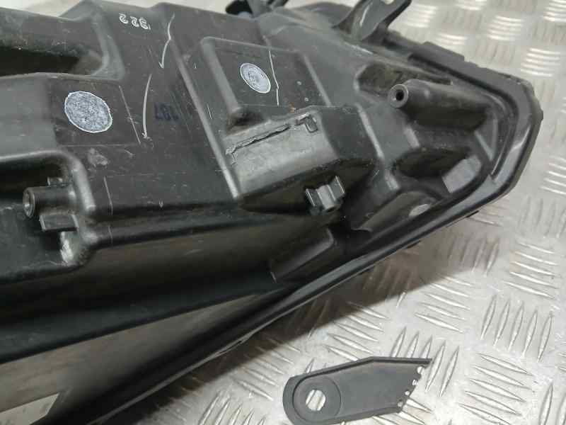 Recambio de faro derecho para nissan towstar acenta referencia OEM IAM 260107139R  TOCADO