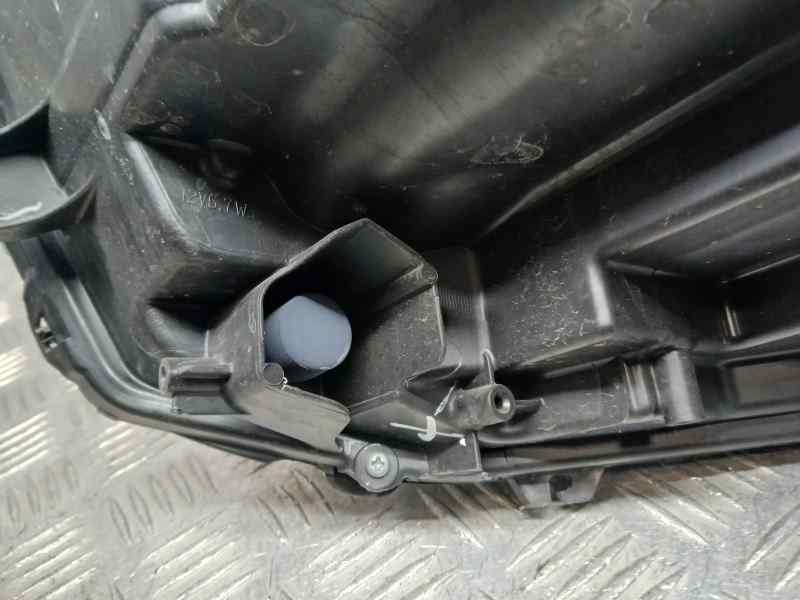 Recambio de faro derecho para nissan towstar acenta referencia OEM IAM 260107139R  TOCADO