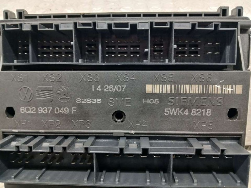 Recambio de caja reles / fusibles para seat ibiza (6l1) hit referencia OEM IAM 6Q0267049F 5WK48218 SIEMENS