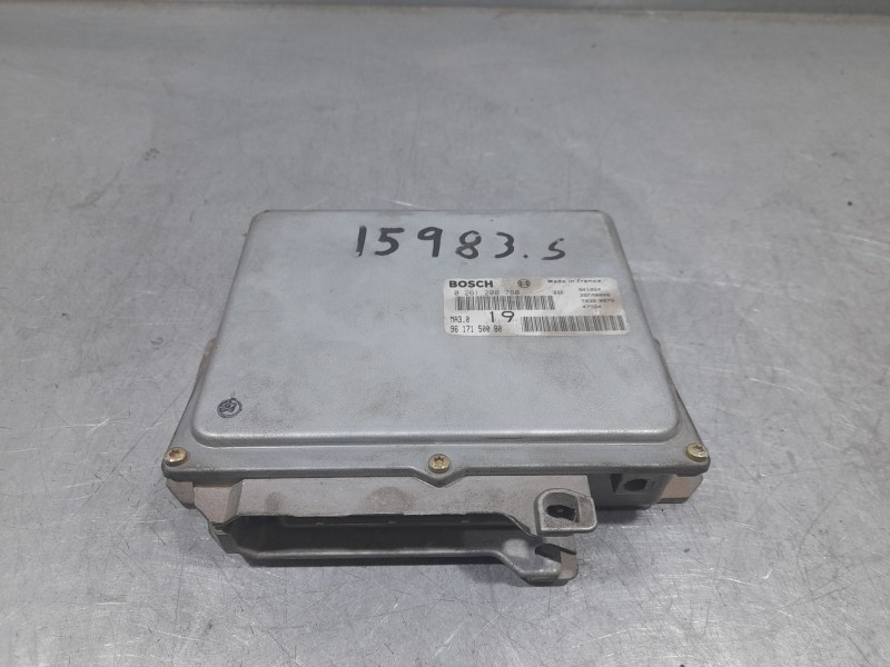 Recambio de centralita motor uce para peugeot 106 (s1) kid referencia OEM IAM 9617150080 BOSCH 261200780