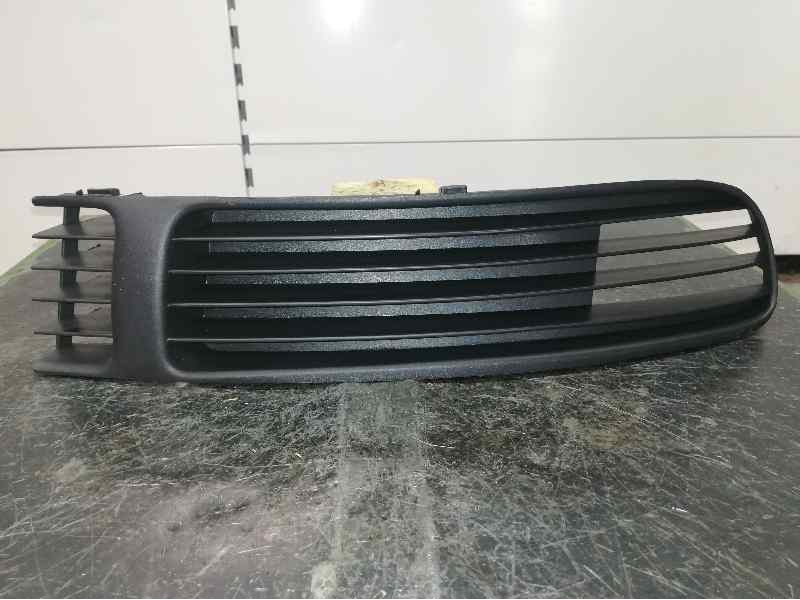 Recambio de rejilla derecha paragolpes para volkswagen passat berlina (3b2) referencia OEM IAM VW0522123  