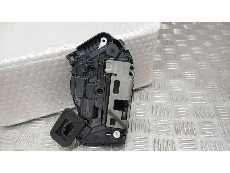 Recambio de cerradura puerta trasera izquierda para seat ateca (kh7) xperience referencia OEM IAM 5TA839015Q  