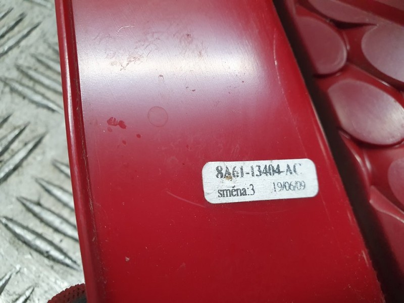 Recambio de piloto trasero derecho para ford fiesta (cb1) ambiente referencia OEM IAM 8A6113404AC  