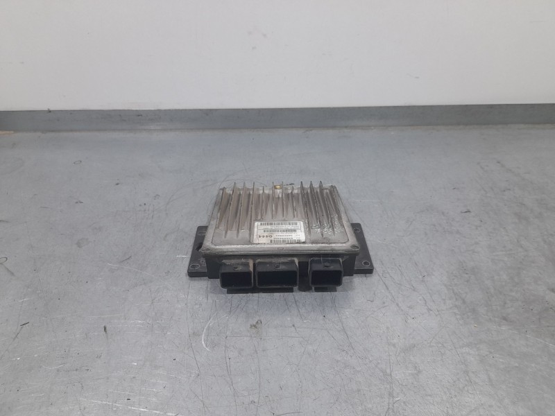 Recambio de centralita motor uce para renault kangoo / grand kangoo ii (kw0/1_) 1.5 dci 70 (kw0v, kw0a) referencia OEM IAM 82009