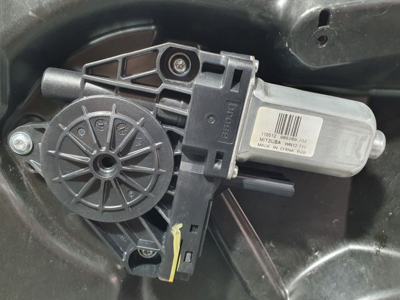 Recambio de elevalunas delantero derecho para volvo xc60 kinetic awd referencia OEM IAM 2239339  BROSE ELÉCTRICO