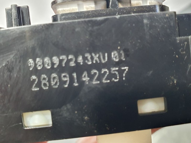 Recambio de mando multifuncion para peugeot 208 active referencia OEM IAM 98097243XU 2809142257 MANDO RADIO Y GPS