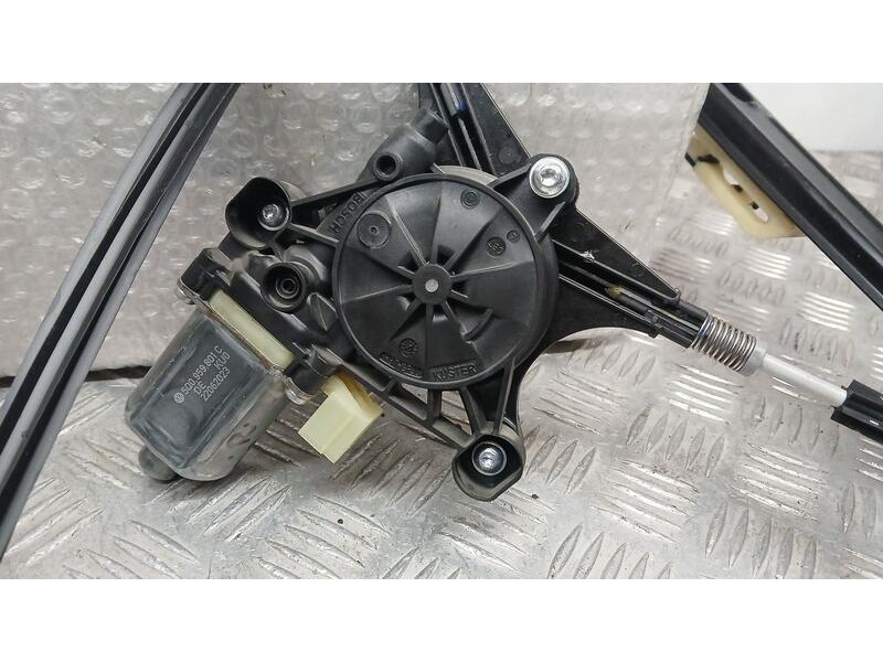 Recambio de elevalunas delantero izquierdo para seat ateca (kh7) xperience referencia OEM IAM 575837461A ELECTRICO 2 PINS 