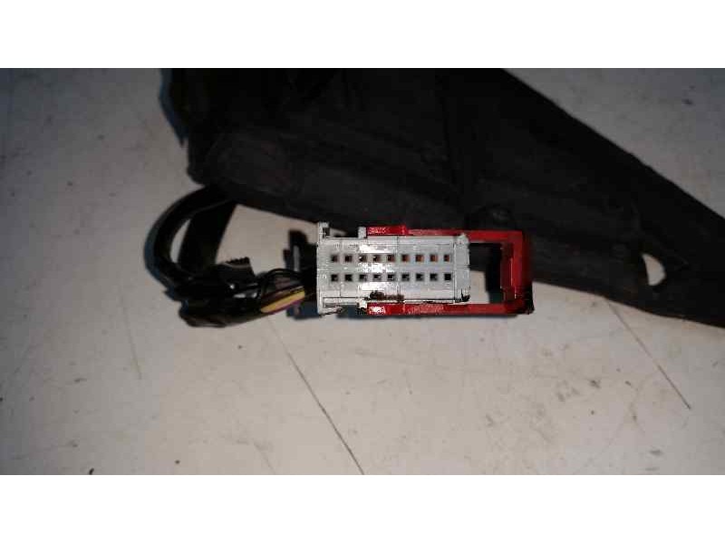 Recambio de retrovisor izquierdo para fiat stilo multi wagon (192) 1.9 jtd 140 dynamic multijet referencia OEM IAM  7 CABLES ELE