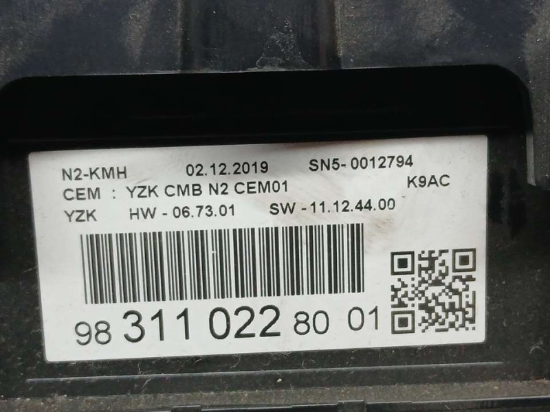 Recambio de cuadro instrumentos para toyota proace city referencia OEM IAM 9831102280 YZKCMBN2CEM01 