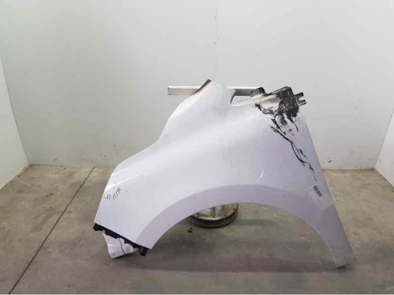 Recambio de aleta delantera izquierda para nissan towstar acenta referencia OEM IAM 6311300Q1B  QUEMADA