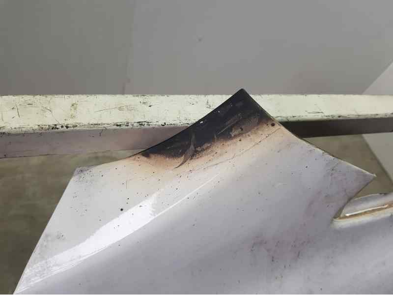 Recambio de aleta delantera izquierda para nissan towstar acenta referencia OEM IAM 6311300Q1B  QUEMADA