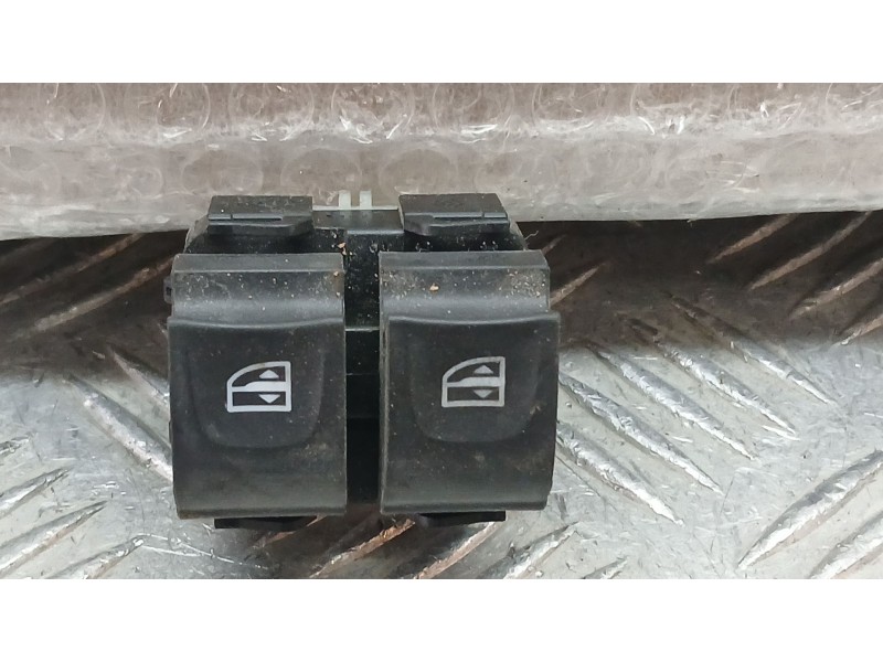 Recambio de mando elevalunas delantero izquierdo para renault express furgoneta/monovolumen 1.5 blue dci 95 (f6ab) referencia OE