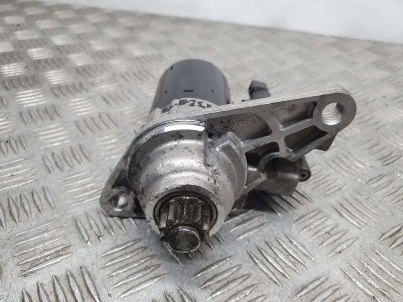 Recambio de motor arranque para volkswagen polo (9n1) trendline referencia OEM IAM 02T911023G 0001120400 BOSCH