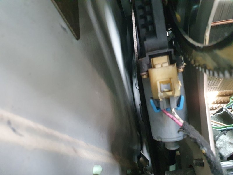 Recambio de elevalunas delantero izquierdo para mercedes-benz clase m (w163) 270 cdi (163.113) referencia OEM IAM A1637300146  E