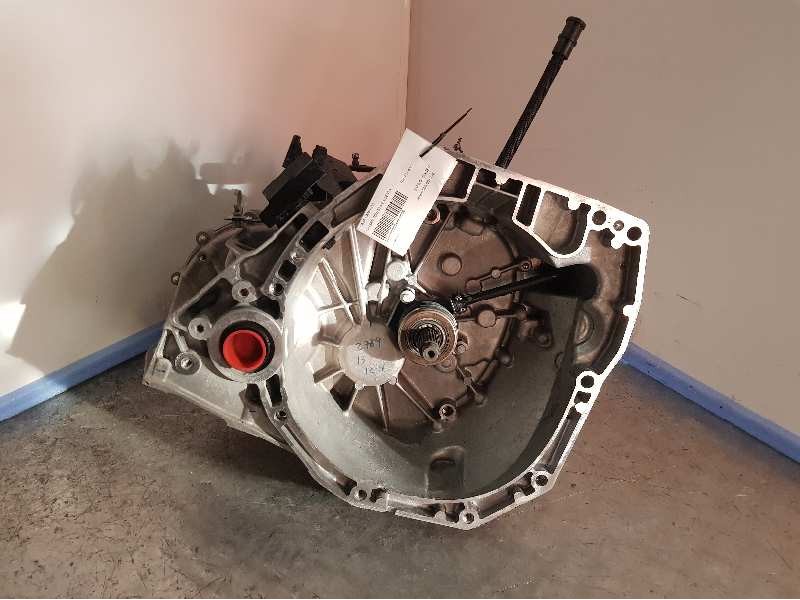 Recambio de caja cambios para nissan towstar acenta referencia OEM IAM TL4368 S016624 6VELOCIDADES