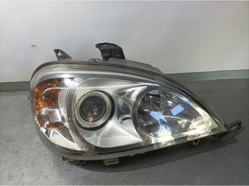 Recambio de faro derecho para mercedes-benz clase m (w163) 270 cdi (163.113) referencia OEM IAM A163820466165  