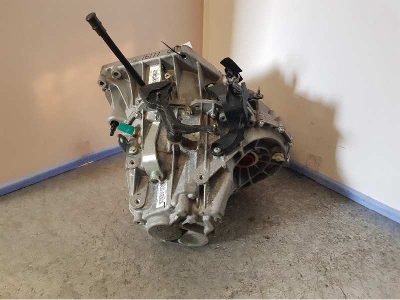 Recambio de caja cambios para nissan towstar acenta referencia OEM IAM TL4368 S016624 6VELOCIDADES