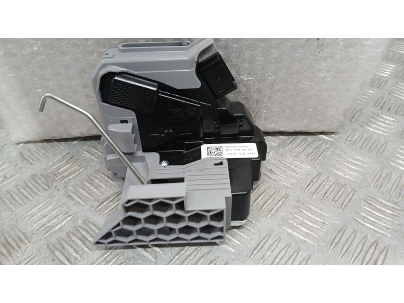 Recambio de cerradura puerta trasera derecha para hyundai bayon (bc3) 1.2 mpi referencia OEM IAM 81420Q0400  