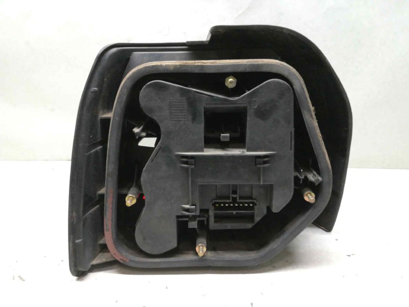 Recambio de piloto trasero derecho para renault 19 hatchback (b/c53) 1.4 referencia OEM IAM   