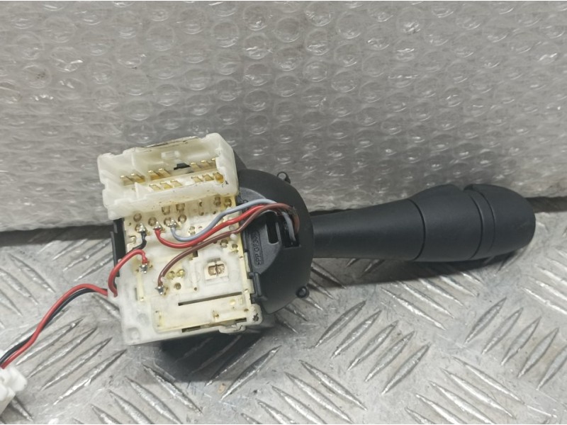 Recambio de mando luces para renault captur limited referencia OEM IAM 255675887R  