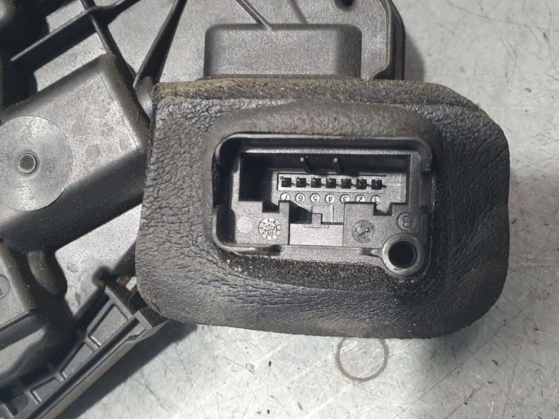 Recambio de cerradura puerta delantera izquierda para volkswagen polo (6r1) 5 puertas referencia OEM IAM 5K1937015E  