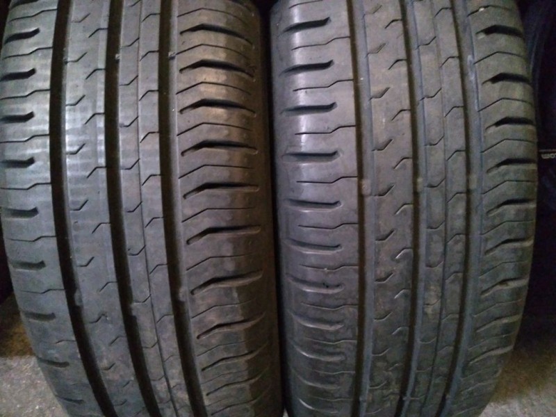 Recambio de neumatico pareja para neumaticos reutilizados - referencia OEM IAM 165601577H 165/60/15/77H CONTINENTAL