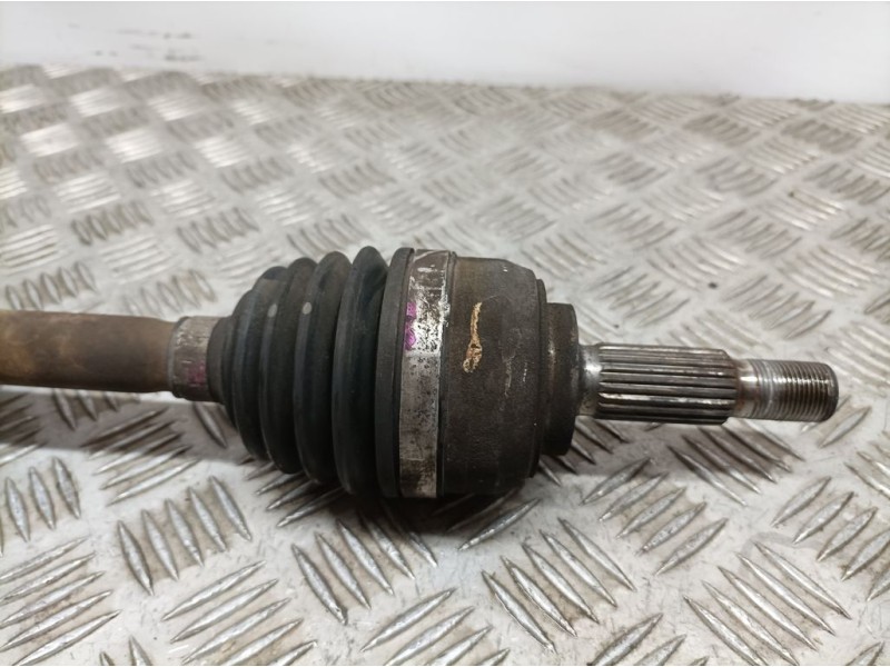 Recambio de transmision delantera derecha para renault twingo authentique referencia OEM IAM 8200684084  