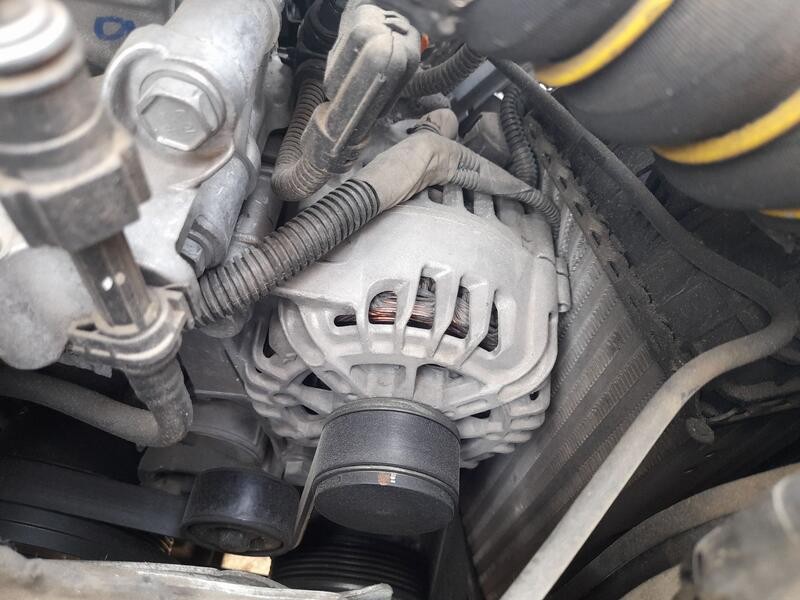 Recambio de alternador para opel crossland x / crossland (p17, p2qo) 1.2 (75) referencia OEM IAM 9818677980  