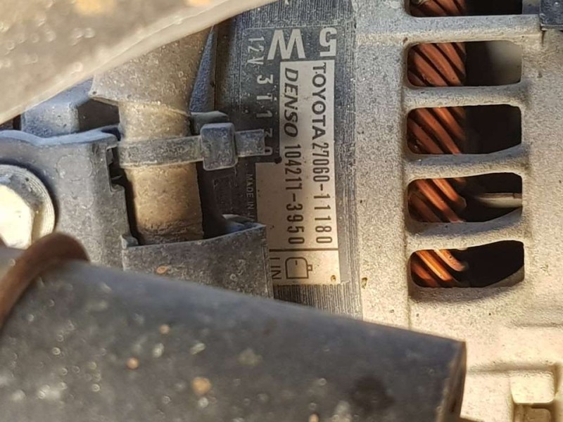 Recambio de alternador para toyota land cruiser (j15) vx referencia OEM IAM 2706011180 1042113950 DENSO