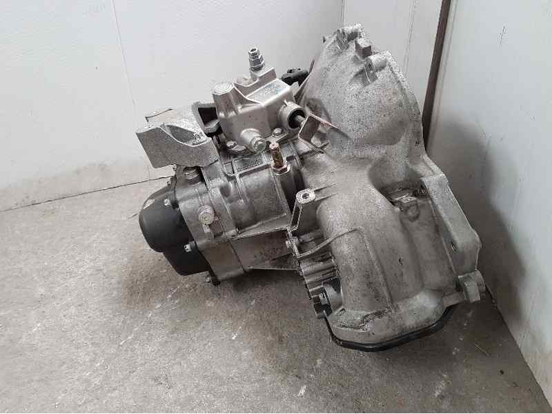 Recambio de caja cambios para opel corsa d catch me referencia OEM IAM 55563327 B0911228 5VELOCIDADES