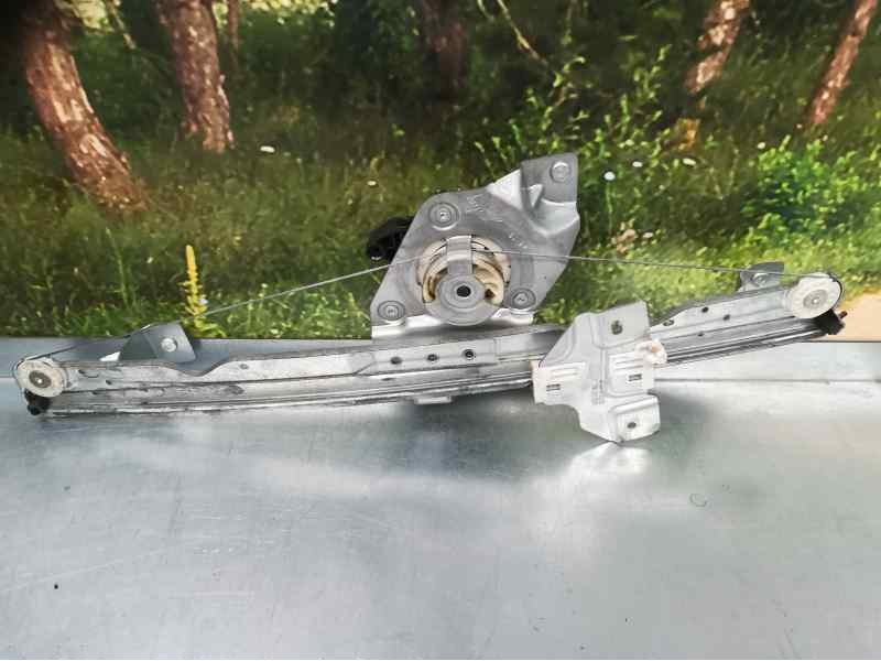 Recambio de elevalunas delantero derecho para dacia duster laureate 4x2 referencia OEM IAM  2 PINS ELECTRICO