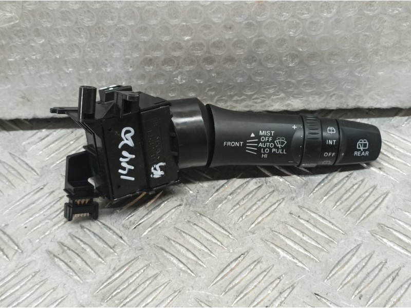 Recambio de mando limpia para mitsubishi space star 120 kaiteki referencia OEM IAM 8612A067  