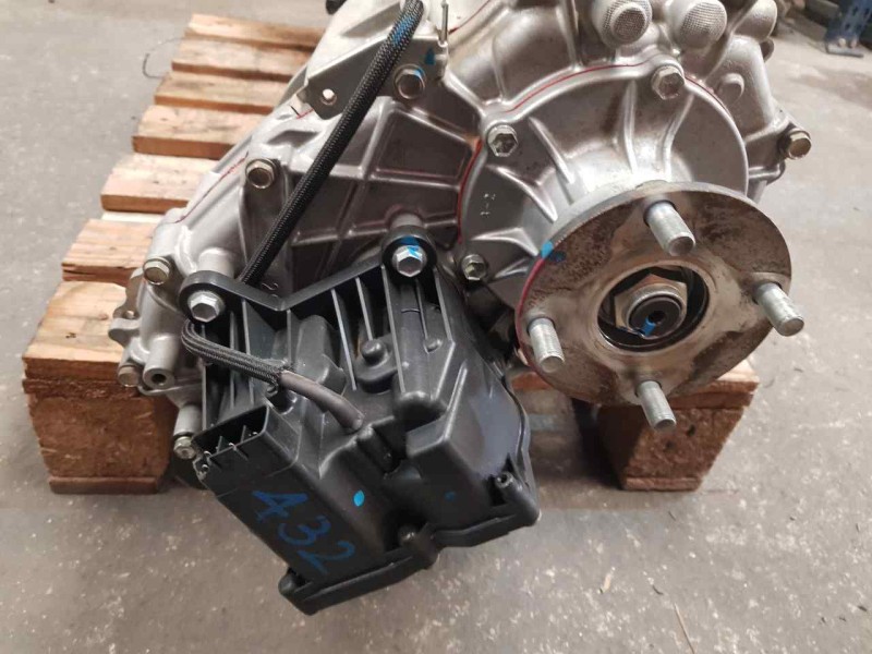 Recambio de caja transfer para toyota land cruiser (j15) vx referencia OEM IAM 361006D401  CLAVIJA TOCADA