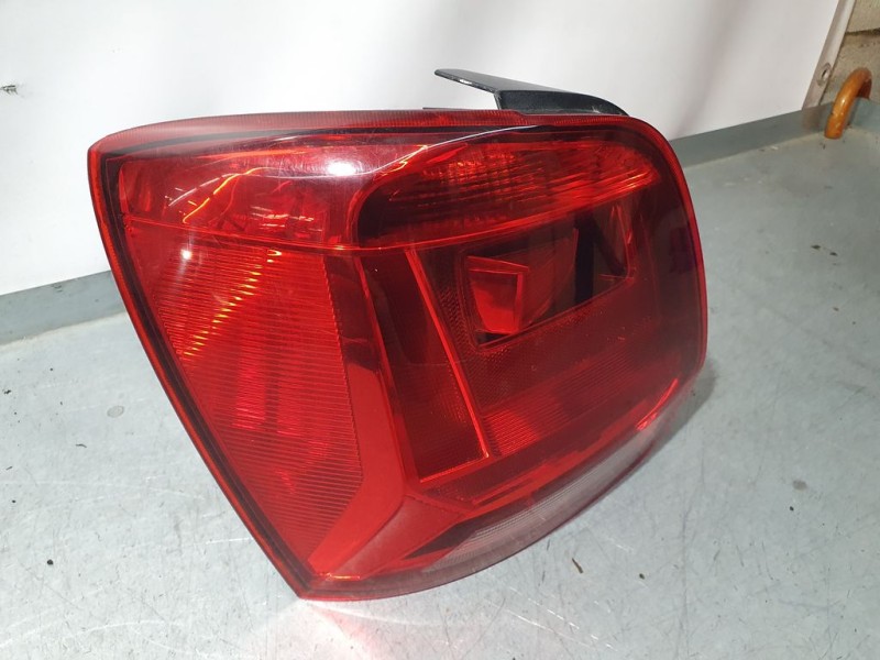 Recambio de piloto trasero izquierdo para volkswagen polo (6r1) 5 puertas referencia OEM IAM 6C0945095F  ROZADO