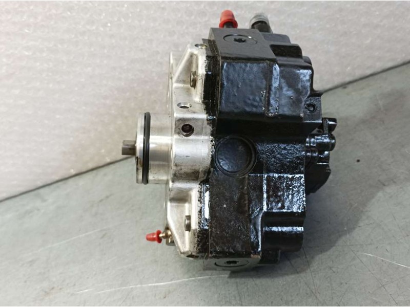 Recambio de bomba alta presion para volvo s60 berlina 2.4 d referencia OEM IAM 8689590 0445010043 BOSCH