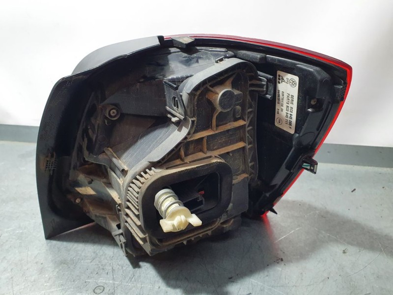 Recambio de piloto trasero izquierdo para volkswagen polo (6r1) 5 puertas referencia OEM IAM 6C0945095F  ROZADO