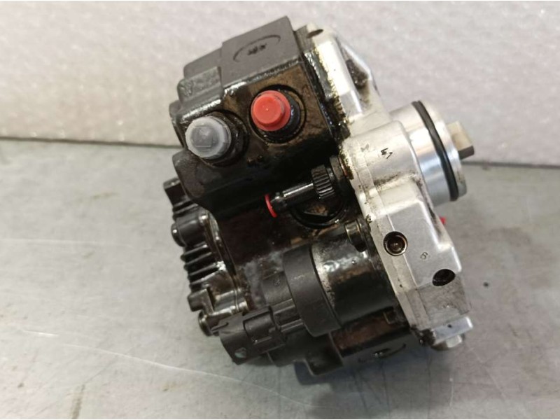 Recambio de bomba alta presion para volvo s60 berlina 2.4 d referencia OEM IAM 8689590 0445010043 BOSCH