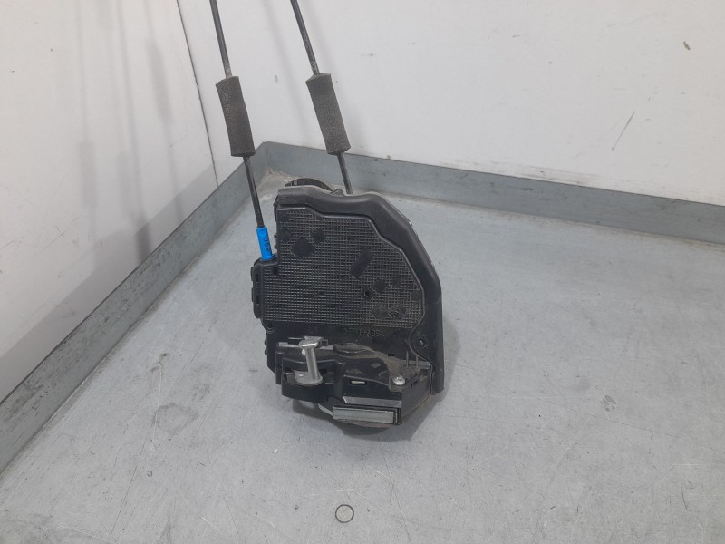 Recambio de cerradura puerta trasera izquierda para toyota land cruiser (j15) vx referencia OEM IAM A046693  