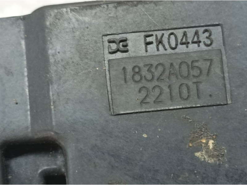 Recambio de bobina encendido para mitsubishi space star 120 kaiteki referencia OEM IAM 1832A057  