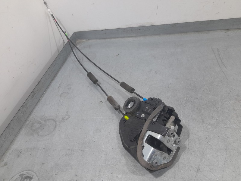 Recambio de cerradura puerta trasera izquierda para toyota land cruiser (j15) vx referencia OEM IAM A046693  