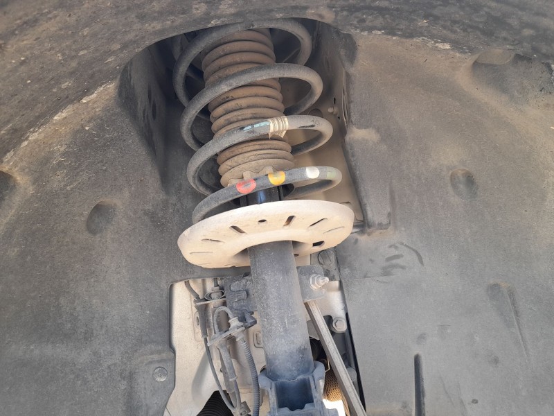 Recambio de amortiguador delantero derecho para peugeot 308 ii (lb_, lp_, lw_, lh_, l3_) 1.6 hdi 100 referencia OEM IAM 16127449