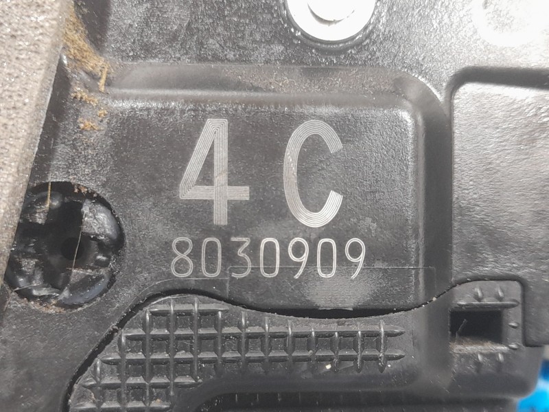 Recambio de cerradura puerta trasera izquierda para toyota land cruiser (j15) vx referencia OEM IAM A046693  