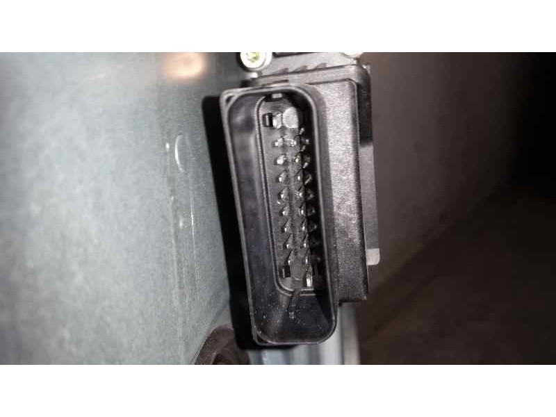 Recambio de elevalunas trasero izquierdo para volkswagen passat berlina (3b3) comfortline referencia OEM IAM  18 PINS ELECTRICO